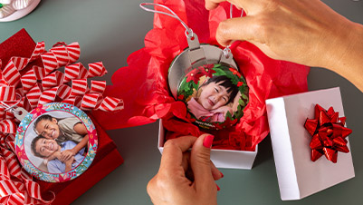 Christmas Photo Gifts as Present Hang Tag